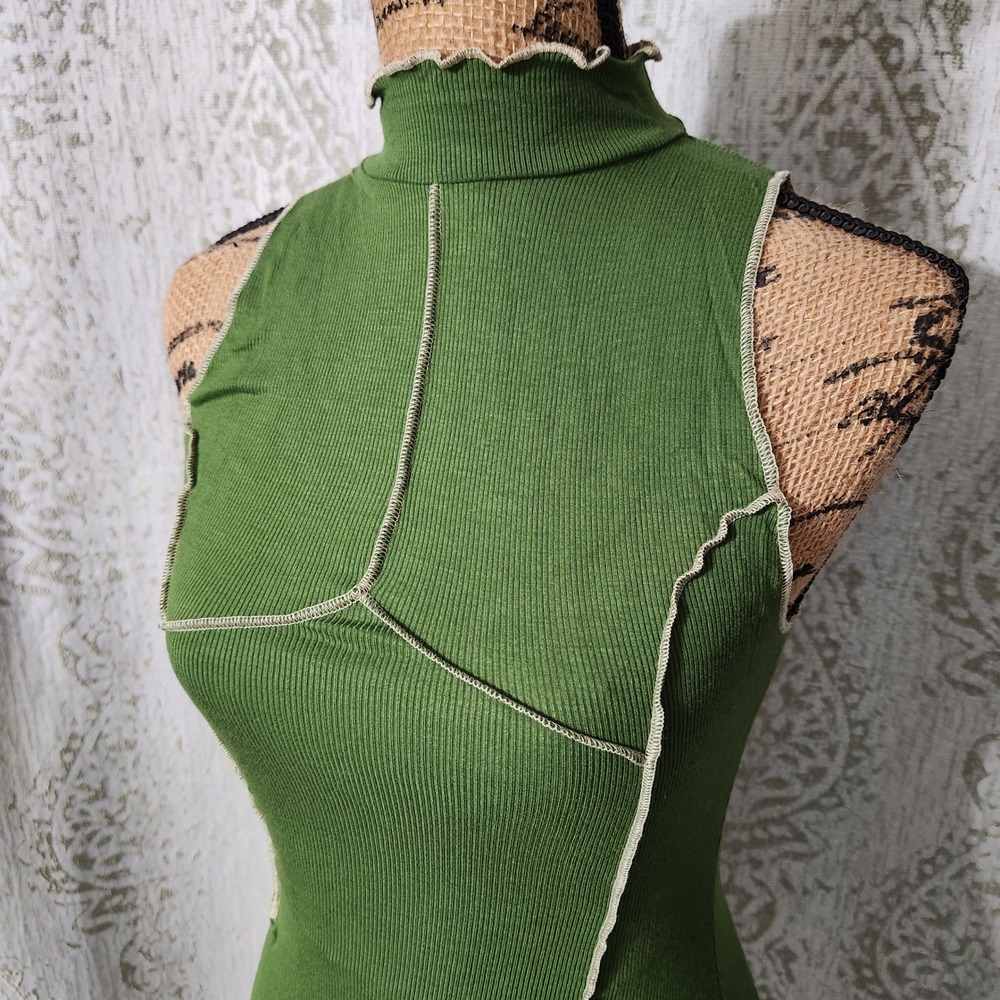 Urban Outfitters Green Ribbed Mock Neck Sleeveless Cutout Back Mini Dress M‎ - Picture 3 of 7